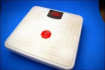 On dit qu'une personne est de corpulence normale quand son IMC est compris entre :