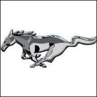 Un cheval au galop est l'emblème de quel modèle Ford ?