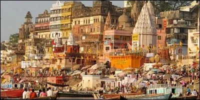 Dans quel pays se trouve Bénarès ?