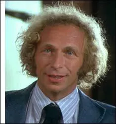 Quel est cet acteur connu pour jouer les maladroits ?