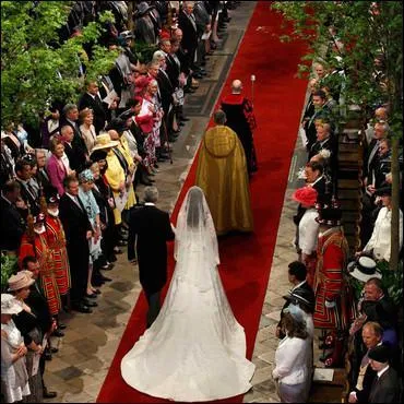 De quelle couleur tait la tenue de la reine Elizabeth ?