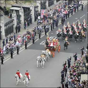 Le carosse dans lequel Kate et William ont parcouru le chemin de l'abbaye de Westminster au Buckingham Palace, fut celui utilis par :