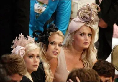 Amlia , Lisa et Kitty ... . .