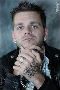 Quel est ce chanteur ?