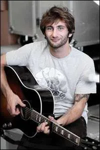 Quel est ce chanteur ?