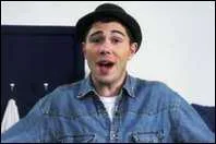 Quel est ce chanteur ?