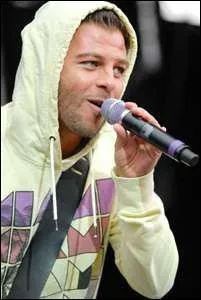 Quel est ce chanteur ?