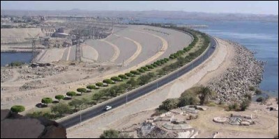 Dans quel pays se trouve le barrage d'Assouan ?