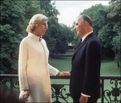 Cette ''first lady'' s'appelait Claude Cahour mais son mari, George Pompidou, préférait l'appeler ''Bibiche'' (comme c'est mignon ! ). Femme cultivée, elle avait une grande passion pour...
