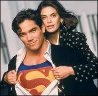 Quel personnage, travaillant au Daily Planet dans la srie Los & Clark changea d'interprte  partir de la saison 2 ?