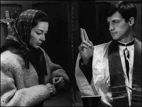 ''Lon Morin prtre'' est un film de J. P. Melville o Emmanuelle Riva poursuit de ses assiduits un J. P. Belmondo d'une sobrit bien loin de ses futures acrobaties cinphiliques est tir d'un roman de