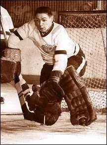 PLus de parties joues par un gardien dans l'Histoire de la LNH ?