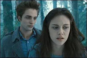 Que dcouvre Bella au sujet de Edward dans Fascination ?