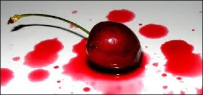 Quel liquide pouvez-vous utiliser pour faire disparaître les taches de fruits rouges ?