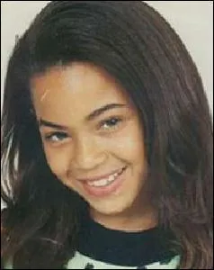 Toujours aussi belle et SANS chirurgie... il s'agit de :