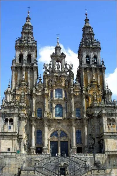 Quel est ce monument espagnol qui a t le thtre d'un plerinage important au Moyen-ge ?