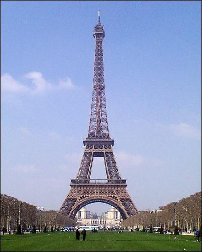 Quel est ce monument parisien, construit pour l'Exposition Universelle de 1889, qui mesure 327 mtres et qui a ft ses 120 ans d'existence en 2009 ?