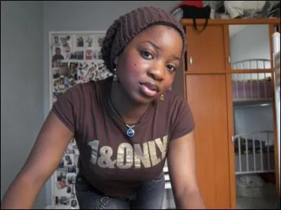 Comment s'appelle la soeur de Roselyne ?