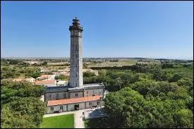 Ile de l'Atlantique, au large de La Rochelle :