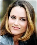 Elle tait l'lve de Philippe dans  La Philo selon Philippe , elle tient maintenant un club de soire. Qui est-ce ?