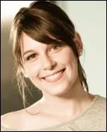 Elle est amoureuse de Christian, c'est la plus jeune de la bande et surtout c'est la petite nouvelle de la bande. Qui est-ce ?