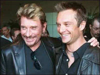 Johnny Hallyday a chanté ces paroles mises en musique par son fils David... Séquence émotion : 
''À force d'échanger nos silences / Maintenant qu'on est face à face / On se ressemble / -----------------''
