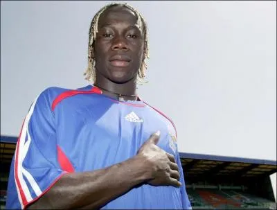 Originaire du Sngal , il a port 28 fois le maillot ...  ce jour