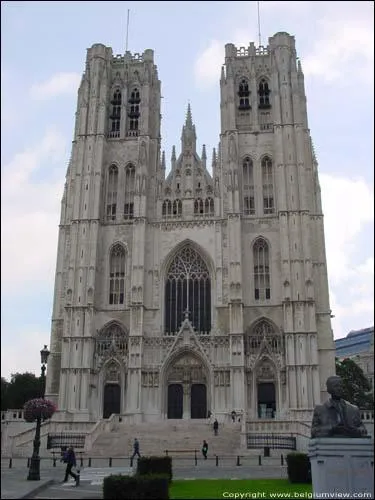 Cette cathdrale est ddie  :