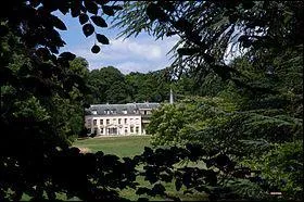 Quel crivain du 19me sicle a occup le domaine 'La valle-aux-loups' situ  Chtenay Malabry dans les Hauts-de-Seine ?