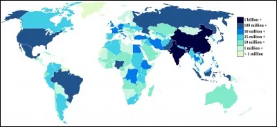 Le pays dont la population est la moins importante est :