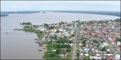 Dans quel département se trouve Saint-Laurent-du-Maroni ?