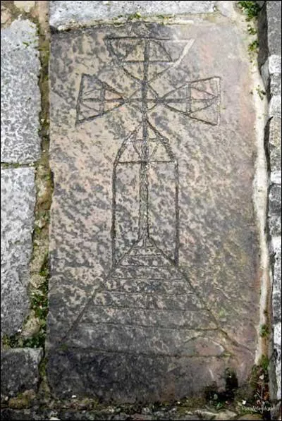 Cette gravure d'un moulin à vent se trouve sur une pierre à :