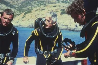 Quel documentaire de Jacques-Yves Cousteau et Louis Malle dcroche la Palme d'Or en 1956 ?