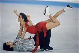 En quelle anne les patineurs Isabelle et Paul Duchesnay ont t champions du monde  Munich ?