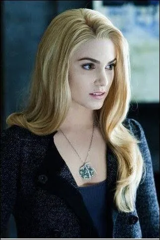 Quelle est l'anne de la mort de Rosalie Cullen en tant qu'humaine ?