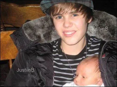 Comment s'appelle le petit frre de Justin Bieber ?