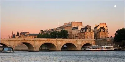 Quel est le plus ancien pont de Paris ?