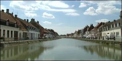 Quelle rivière traverse Saint-Omer ?