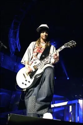 Quelle est la marque ftiche de Tom pour ses guitares ?