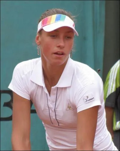 Encore une belge dj fort connue :