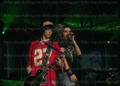 Il joue de quel instrument ? (pas le chanteur)