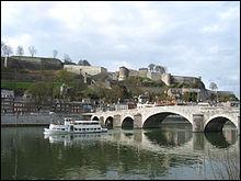 C'est une ville sur la Meuse.