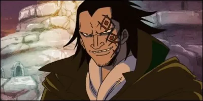 Où apparaît pour la première fois Monkey D. Dragon ?