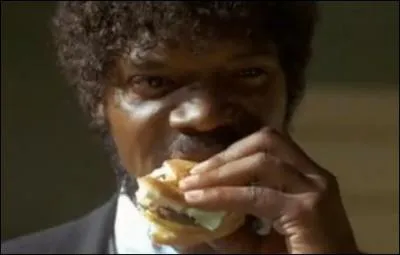 Toujours chez Tarantino, dans quel film Samuel L. Jackson mange-t-il un 'excellent hamburger' ?