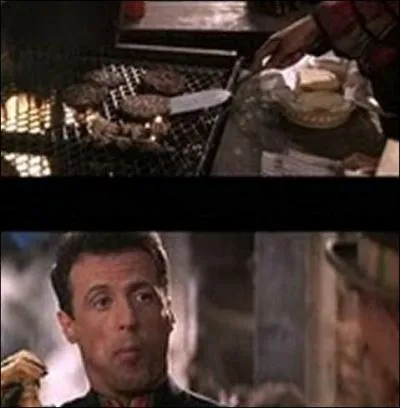 Dans quel film futuriste Sylvester Stallone mange-t-il un rat-burger dans les gots ?