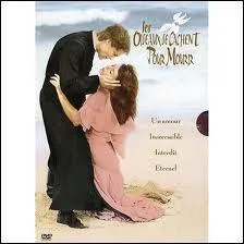 'Les oiseaux se cachent pour mourir' est un roman de :