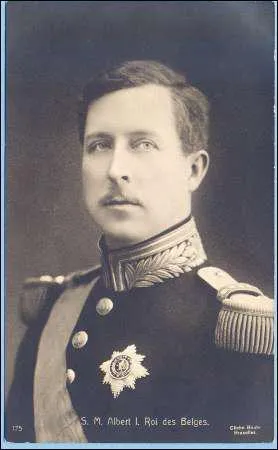 Histoire : Pour son courage pendant la Premire Guerre Mondiale, Albert Ier fut surnomm :