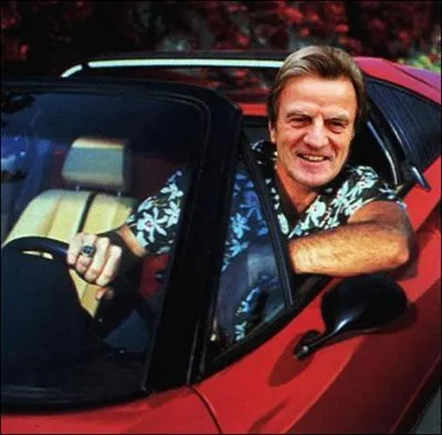 Selon une (fausse) rumeur circulant par e-mails et dmonte par Rue89, quelle est la couleur de la Ferrari de Kouchner ?