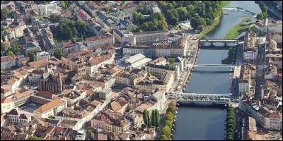 Quelle rivière traverse la ville d'Epinal ?