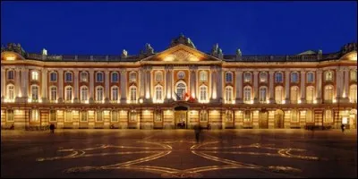 Le théâtre du Capitole se trouve à :